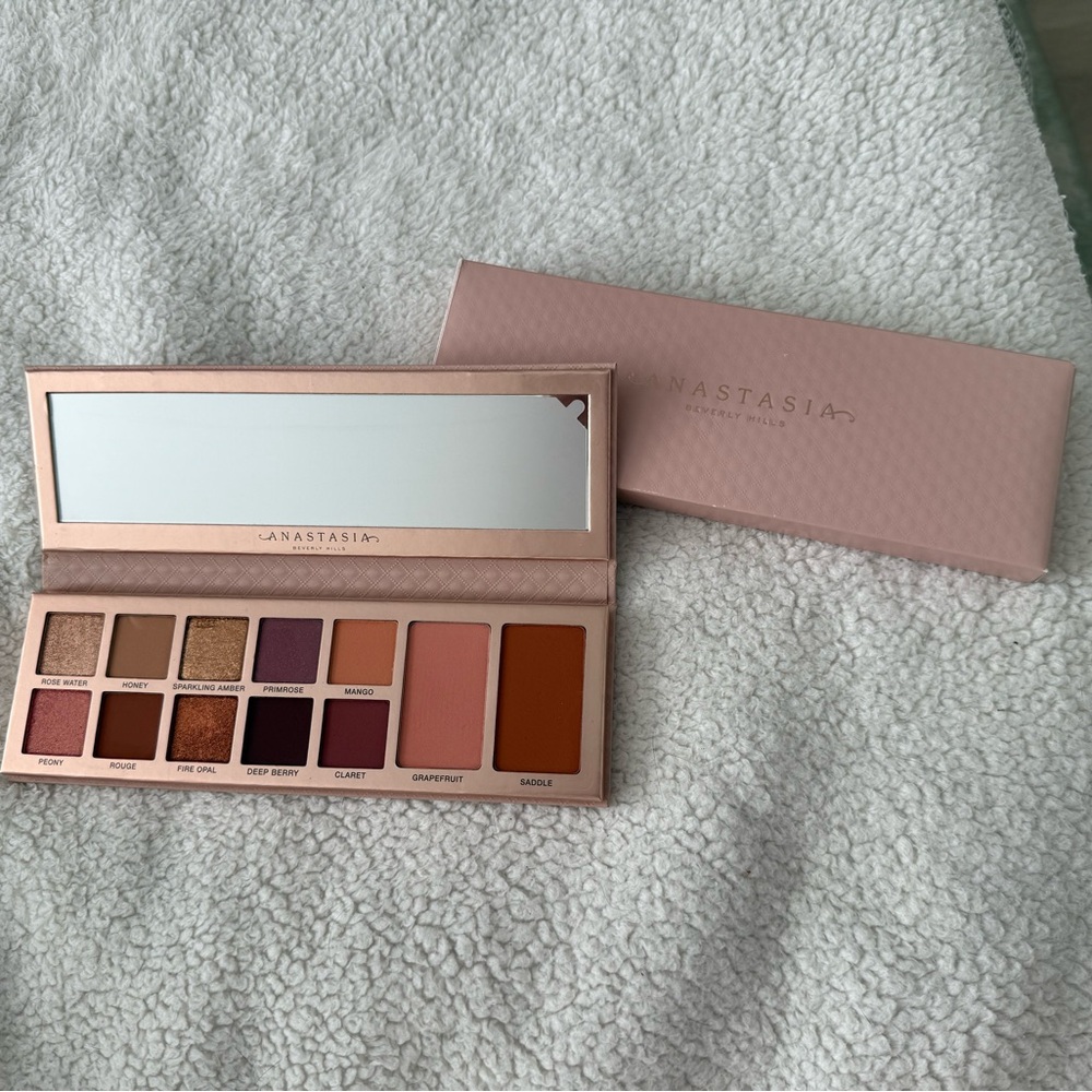 NIB Anastasia Beverly Hills Primrose Palette